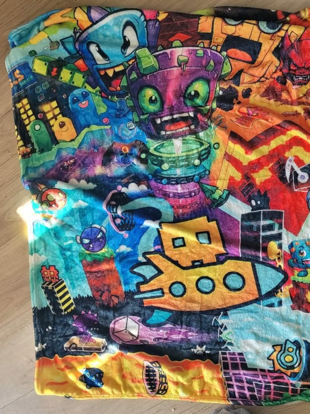 nwot GEOMETRY DASH? soft THROW BLANKET